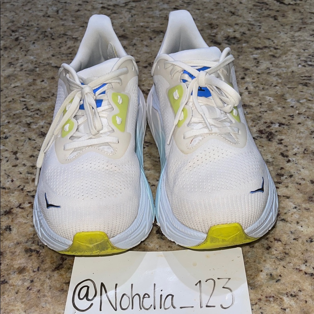 Hoka One One Arahi 7